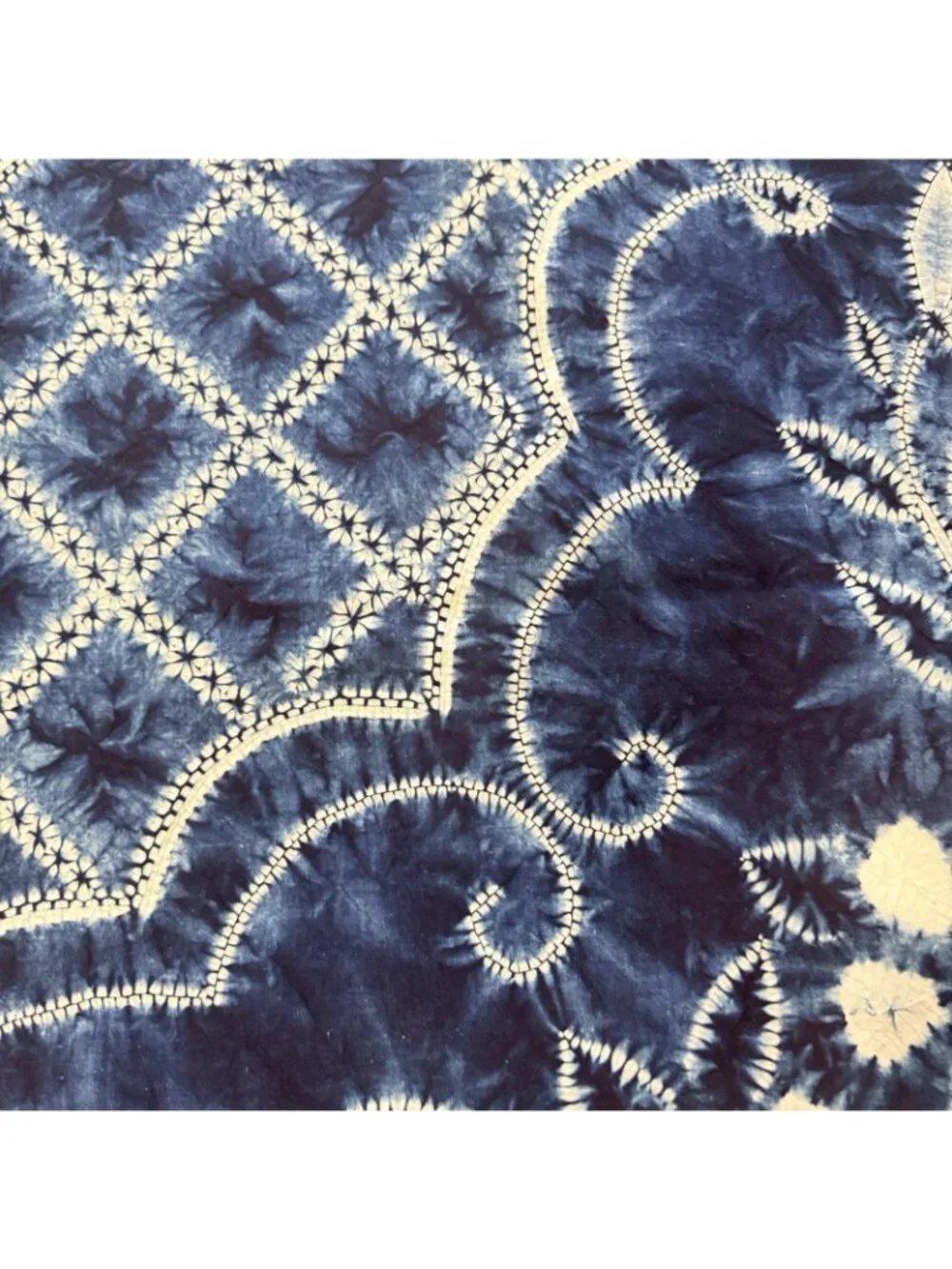 Handmade Indigo-dyed Shibori Tie-dye Tablecloth Floral Motif Center Medallion